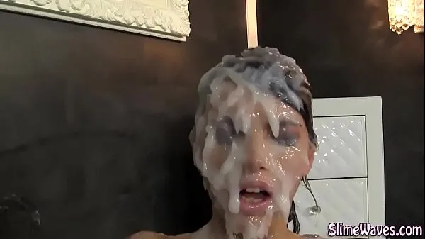 Hot Slime covered glam babe συνολικός σωλήνας