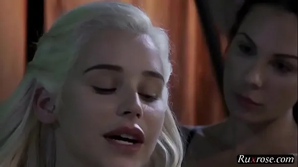 Hot This Aint Game of Thrones Kirsten Price HD; lesbian, blonde, brunette, pornstar, licking, kissing, f celková trubica