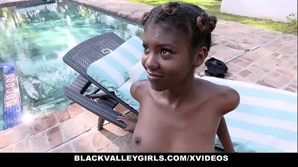 Gorąca BlackValleyGirls - Hot Ebony Teen (Daizy Cooper) Fucks Swim Coach całkowita rura