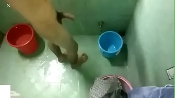 Caliente Furtivo cuñado gran polla bañándose, coqueteo de polla tubo total