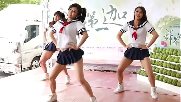The classmate’s skirt was changed too short, and report to the training office after dancing total Tube populer