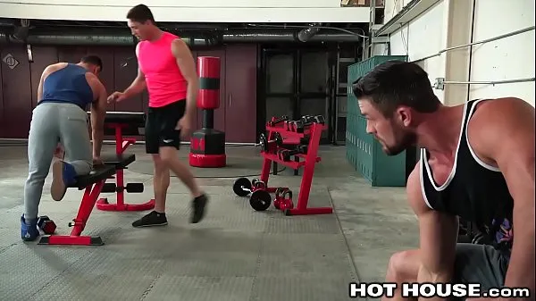 Chaud HotHouse Ryan Rose Ejaculation Pour 2 De Ses Garçons Au Gym Tube total