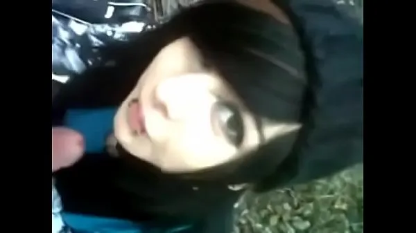 Hot Emo french girl blowjob συνολικός σωλήνας