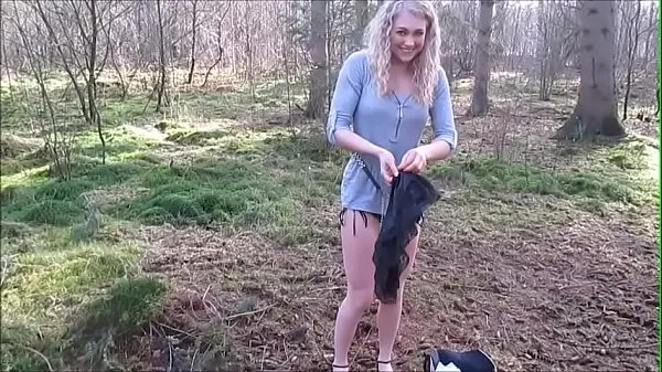 Hot Girl in the forest συνολικός σωλήνας