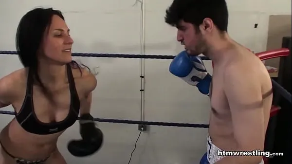 Hot Femdom Boxing Beatdown of a Wimp συνολικός σωλήνας