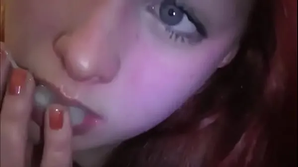 热Married redhead playing with cum in her mouth总管