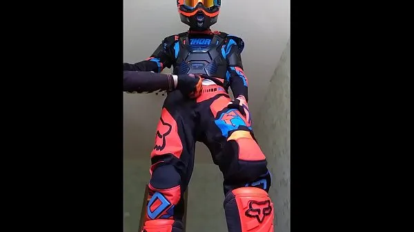 Forró MOTOCROSS GEAR MASTURBATION teljes cső