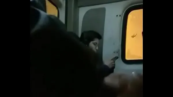 Quente Exibicionista no ônibus tubo total