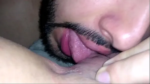 Kuuma Bianca Naldy takes a tongue bath in her pussy and enjoys delicious putki yhteensä