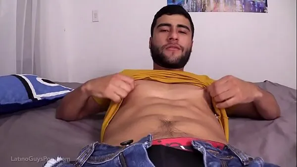 Caliente Papi latino chupa polla enorme tubo total