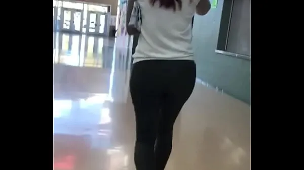 Hot Thicc candid teacher walking around school totalt rør