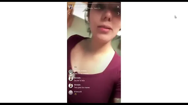 Hot Show her boobs in ig totalt rör