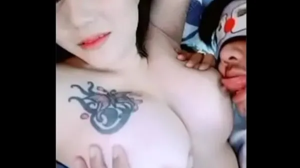 Vroči Beautiful girl gets tricked by a young friend to fuck skupni kanal