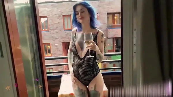 Hot Bella Ragazza Profonda Succhiare Cazzo Pubblica Sul Balcone Tubo totale