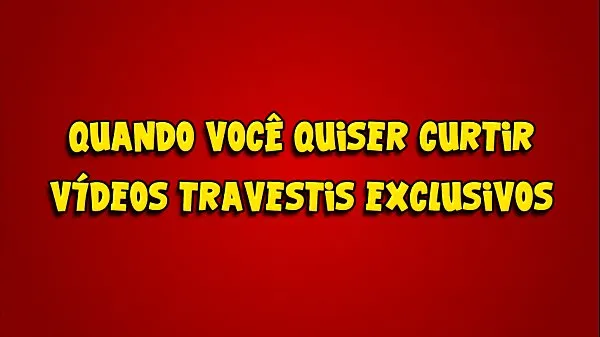 Caliente Chico comiendo muy cachondo el culo de su caliente amiga travesti que tras unos puñetazos la traviesa acabó disfrutando tubo total