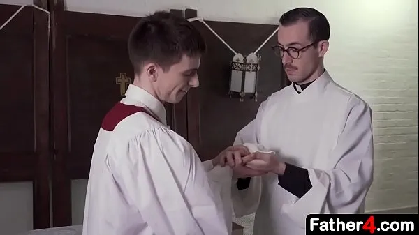 Caliente Sacerdote gay y niño religioso - Entrenamiento del altar tubo total