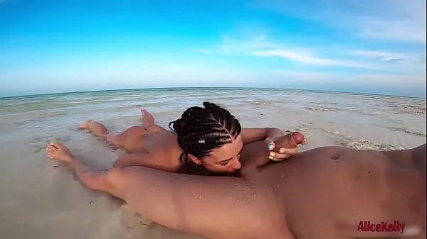 Hot Nude Cutie Public Blowjob Big Dick and Swallows Cum on the Sea Beach συνολικός σωλήνας