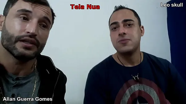 热leo Skull chats with Allan Guerra Gomes on Tela nua's recording set总管