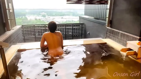 A woman traveling alone Mt. Fuji and hot springs from Yamanashi [Nachi trip إجمالي الأنبوبة الساخنة