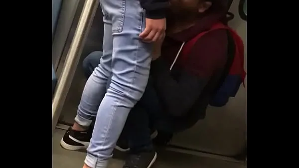 Forró Blowjob in the subway teljes cső