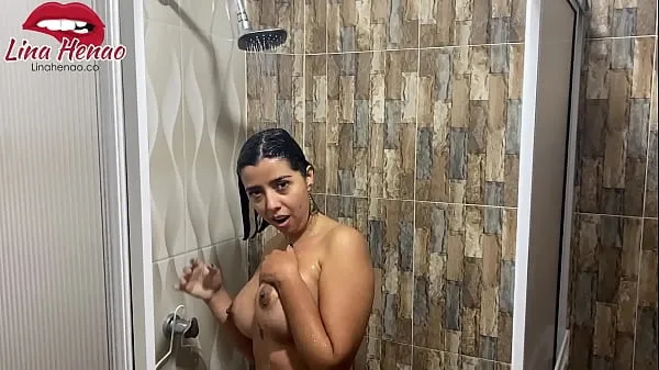 Hotová trubka celkem My stepmother catches me spying on her while she bathes and fucks me very hard until I fill her pussy with milk