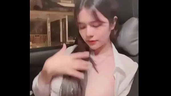 Hot Pim sucks cock and gets fucked in the car συνολικός σωλήνας