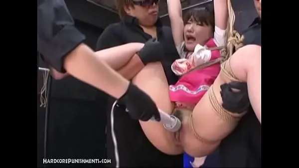Heiße Sensationelle BDSM-Action für eine heiße Gruppe, als drei Männer es mit einer süßen saftigen japanischen jungen Frau mit Zauberstab-Vibratoren und Seil-Bondage aufnehmenGesamtröhre