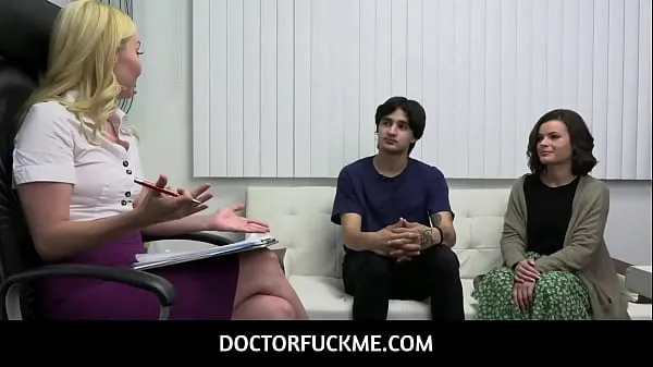 Hot DoctorFuckMe - Metto a mio agio con il mio fratellastro Aaliyah Love, Dharma Jones, Elias Cash Tubo totale