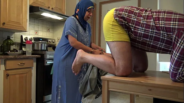 Hot British Delivery Boy Gets Rimjob From Arab Milf total Tube