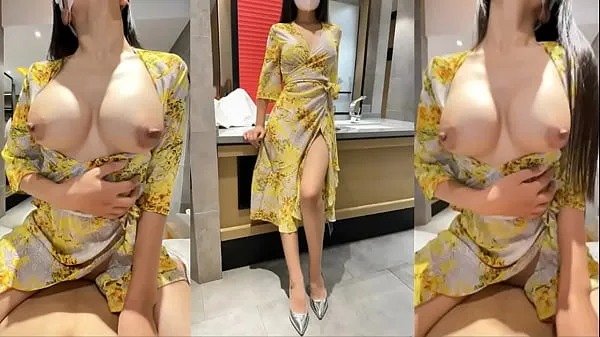 Hot The "domestic" goddess in yellow shirt, in order to find excitement, goes out to have sex with her boyfriend behind her back! Watch the beginning of the latest video and you can ask her out i alt Tube