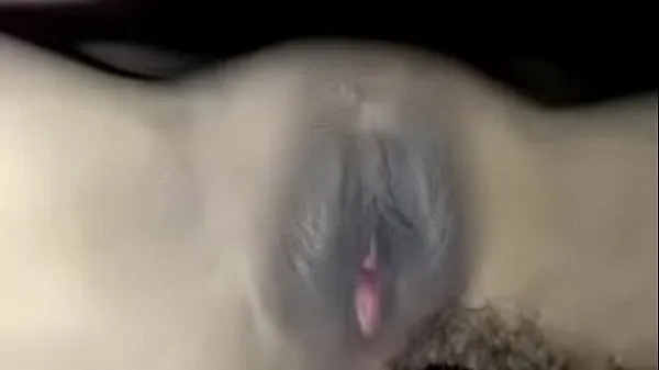 Licking a beautiful girl's pussy and then using his cock to fuck her clit until he cums in her wet clit. Seeing it makes the cock feel so good. Playing with the hard cock doesn't stop her from sucking the cock, sucking the dick very well, cummin Jumlah Tiub Panas