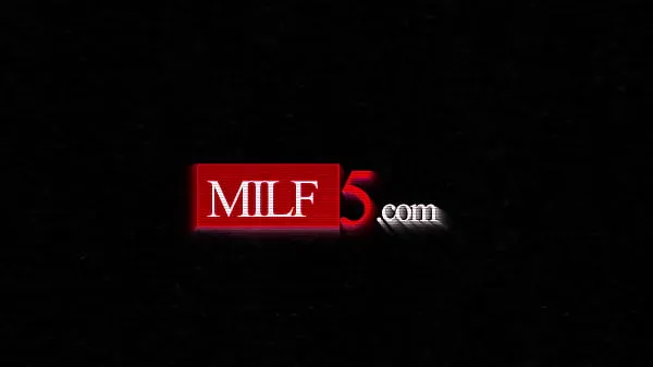 گرم Smart MILF Hired For Stepmom's Position - MILF5 کل ٹیوب