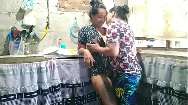 Hot Since my husband is not in town, I call my best friend for wild lesbian sex Tubo totale