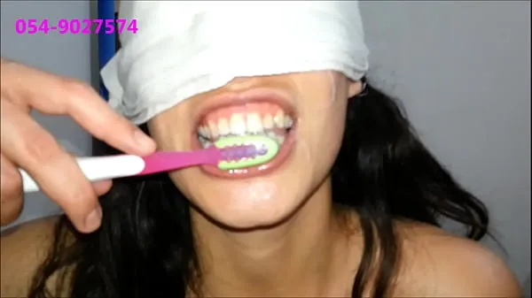 Hotová trubka celkem Sharon From Tel-Aviv Brushes Her Teeth With Cum
